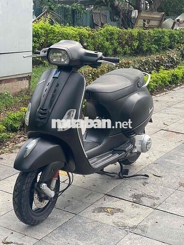 Piaggio Vespa LX 125 Đen nhám