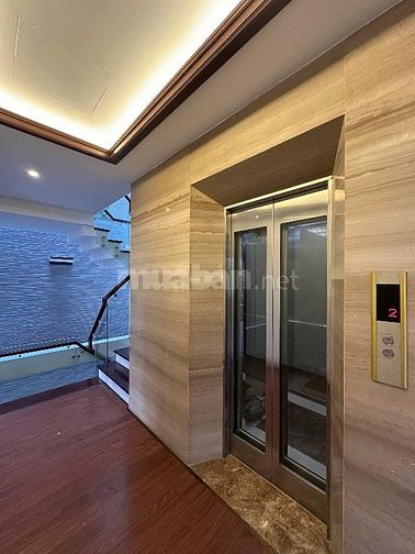 Chính chủ cho thuê biệt thự 5 tầng,thang máy tại Hoàng Quốc Việt,CG