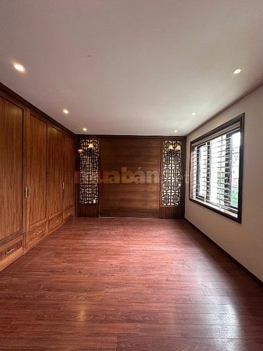 Chính chủ cho thuê biệt thự 5 tầng,thang máy tại Hoàng Quốc Việt,CG