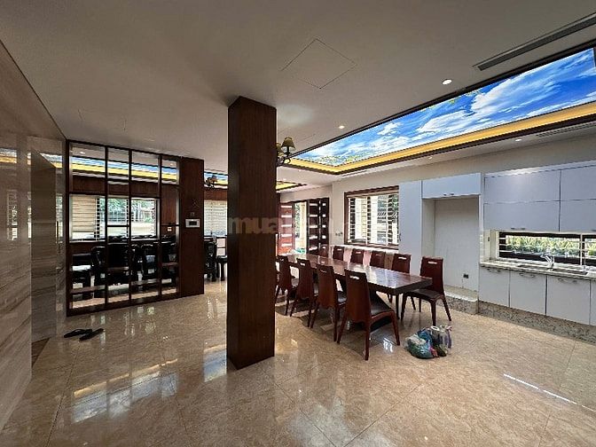 Chính chủ cho thuê biệt thự 5 tầng,thang máy tại Hoàng Quốc Việt,CG