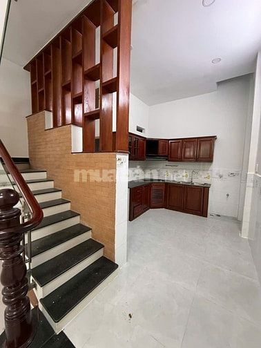 nhà đúc 2 lầu đường số 3, giáp Thạch Lam , dt: 4x11