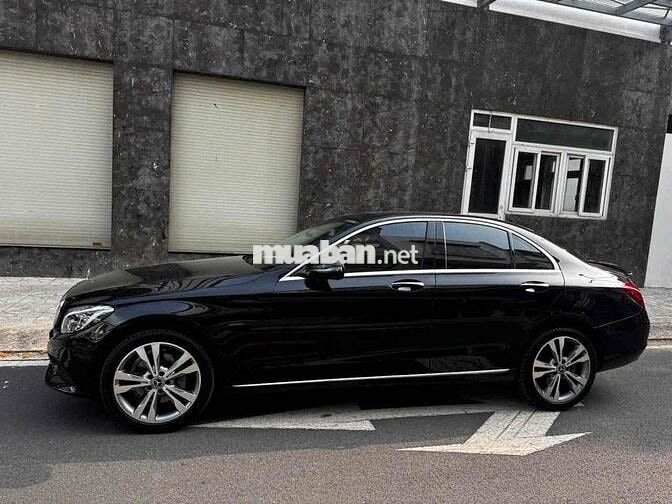 Mercedes C250 Exclusive 2017 Đen 86.000km
