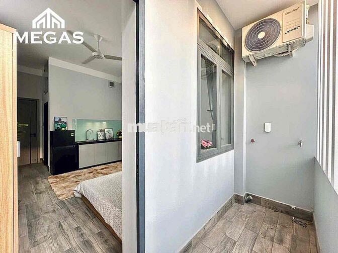 Căn hộ ban công 38m2 ngay Nguyễn Văn Đậu gần Phan Xích Long giáp Q1,3