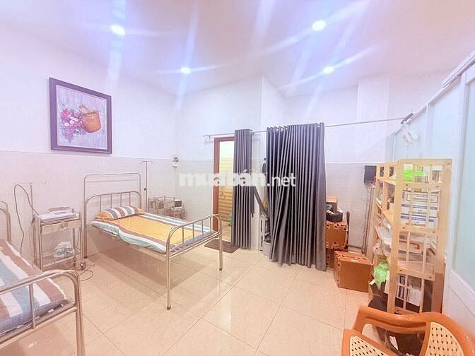 Góc 2 Mặt Tiền Đường Âu Cơ, Phường 10, Quận Tân Bình. 