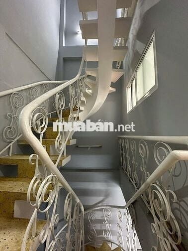 Nhà đẹp ở ngay TT Q3 - 4 tầng BTCT, pháp lý chuẩn, nhỉnh 4T(TL)