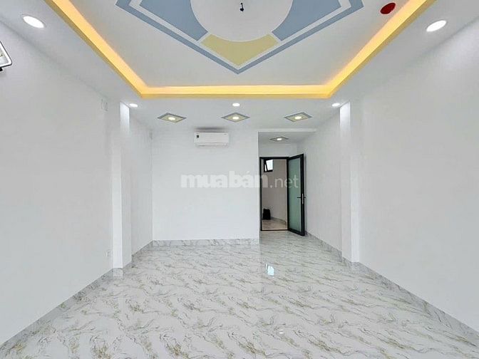 BÁN CHDV NGAY ĐẠI HỌC VĂN LANG CÓ THANG MÁY 