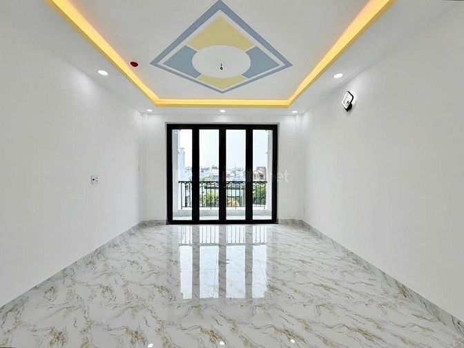 BÁN CHDV NGAY ĐẠI HỌC VĂN LANG CÓ THANG MÁY 