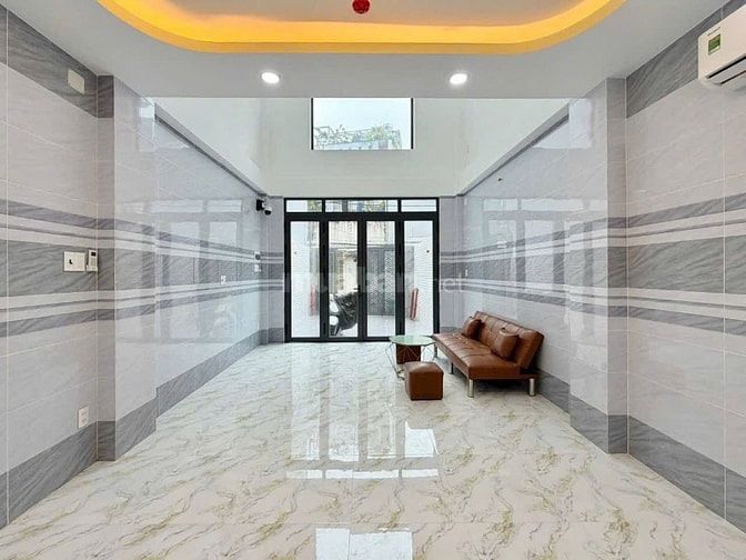 BÁN CHDV NGAY ĐẠI HỌC VĂN LANG CÓ THANG MÁY 