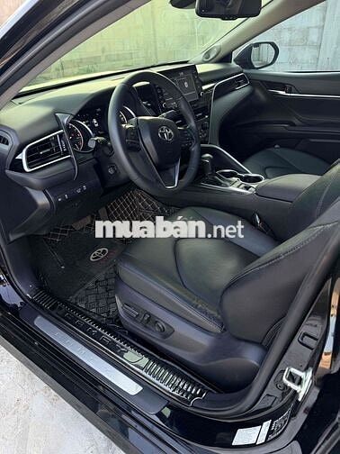 Toyota Camry 2022 2.0 Q Đen 30.000 km