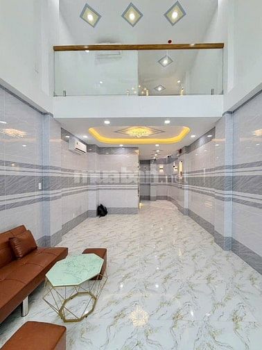 BÁN CHDV NGAY ĐẠI HỌC VĂN LANG CÓ THANG MÁY 