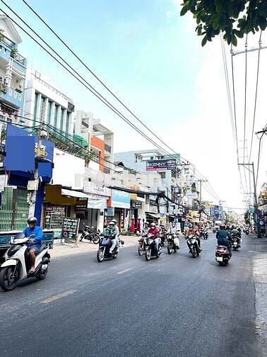 Góc 2 Mặt Tiền Đường Âu Cơ, Phường 10, Quận Tân Bình. 
