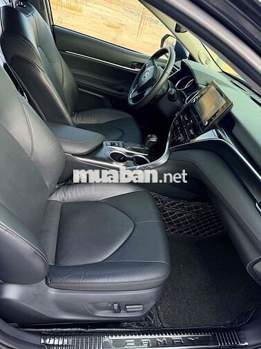 Toyota Camry 2022 2.0 Q Đen 30.000 km