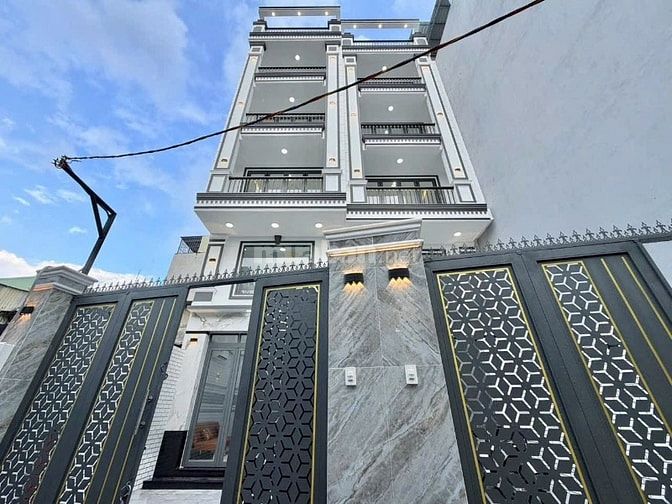 BÁN CHDV NGAY ĐẠI HỌC VĂN LANG CÓ THANG MÁY 