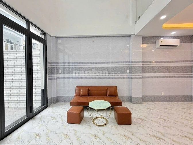 BÁN CHDV NGAY ĐẠI HỌC VĂN LANG CÓ THANG MÁY 