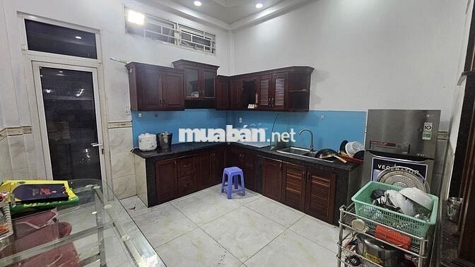 Nhà mới, mặt tiền, view sông, hướng đông thoáng mát