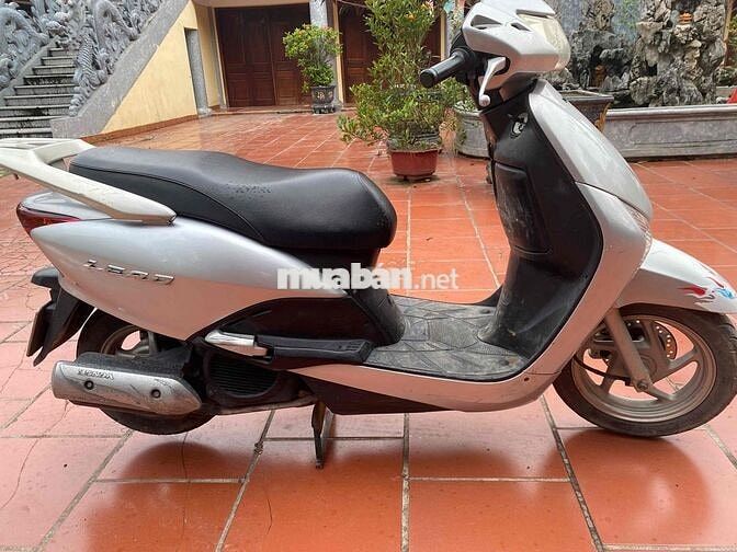 Honda Lead màu Bạc