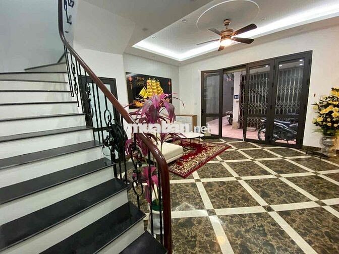 bán gấp nhà bát khối thông ra aeon cổ linh