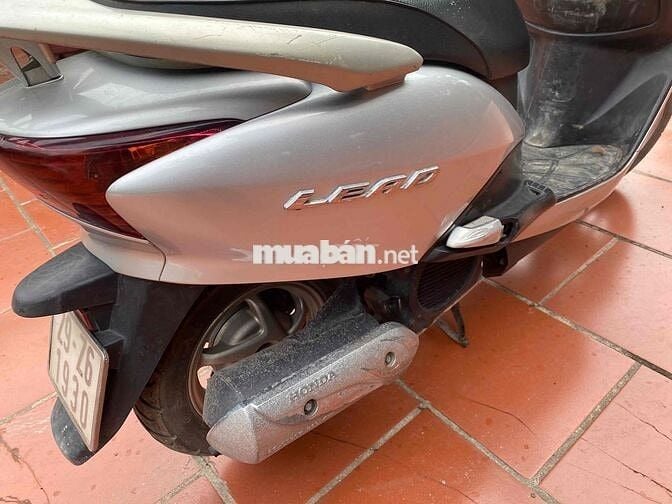 Honda Lead màu Bạc
