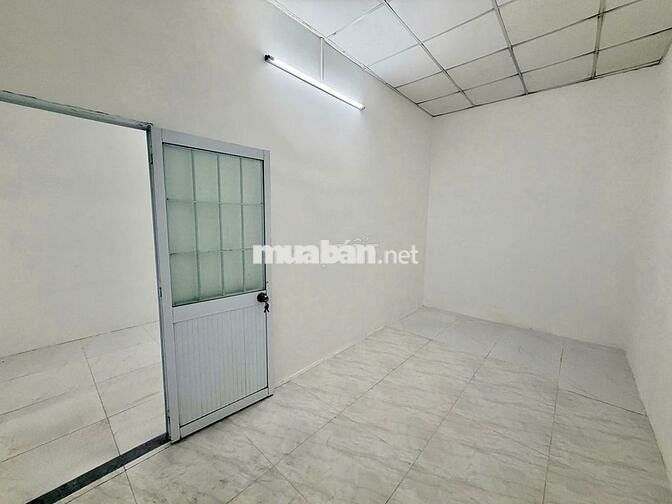 Nhà trệt lửng 1PN mặt tiền đường Trần Hoàng Na 15 triệu