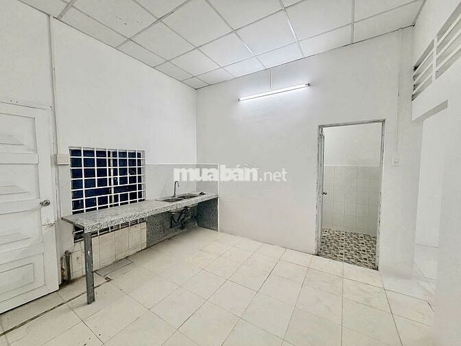 Nhà trệt lửng 1PN mặt tiền đường Trần Hoàng Na 15 triệu