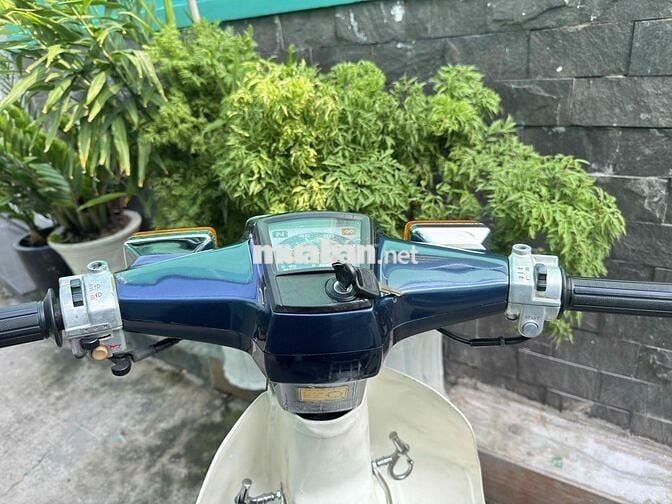 Honda Cub 70 Custom Xanh trắng