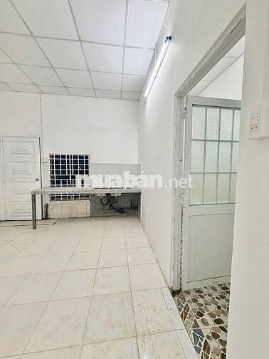 Nhà trệt lửng 1PN mặt tiền đường Trần Hoàng Na 15 triệu