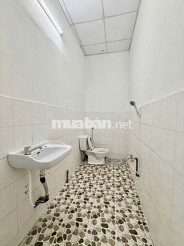 Nhà trệt lửng 1PN mặt tiền đường Trần Hoàng Na 15 triệu