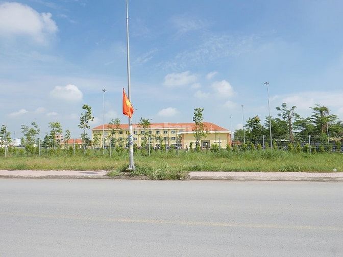 Cần bán đất mặt tiền đường nguyễn văn dương xã đức hoà tinh tây ninhới