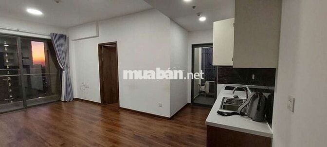 Cho thuê căn 75m2, 2PN có 3 máy lạnh , máy nước nóng vào ở liền