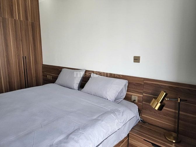 Cho thuê căn  Satra Eximland  rộng 93m2, 2p ngủ, NTCC, 17tr/th