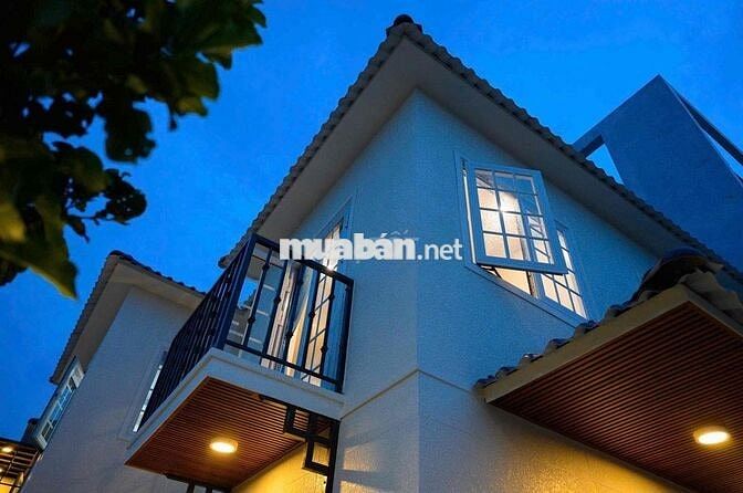 Cho thuê nhà biệt thự sân vườn có hồ hơi