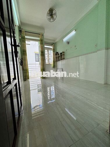 Cho thuê nhà nguyên căn Q4: Trệt + Lửng + 2 Lầu + Sân thượng