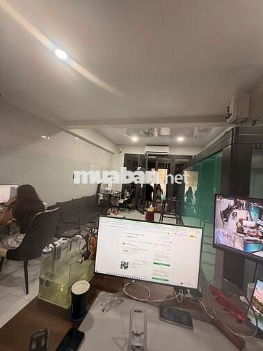 TUYỂN NỮ MARKETING REVIEW THIẾT BỊ HỒ CÁ