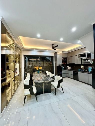 Bán nhà mặt phố Nguyễn Thị Định_99m2_Hai mặt tiền siêu vip_Kinh doanh