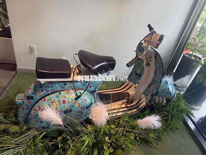 Piaggio Vespa Cổ Xanh họa tiết