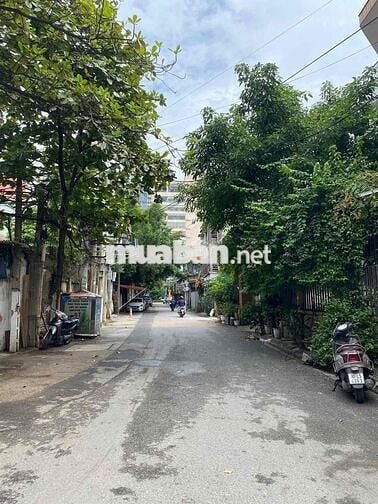 lô đất hiếm thông hồng tiến ra nguyễn văn cừ đường ô tô tránh nhau