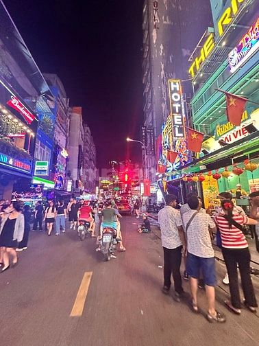CẦN SANG / CHO THUÊ / HỢP TÁC KINH DOANH QUÁN NGAY PHỐ TÂY BÙI VIỆN – 
