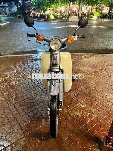 Honda Super Cub 70 màu Bạc