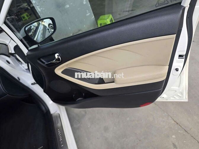 Kia Cerato Trắng 5 chỗ Xăng
