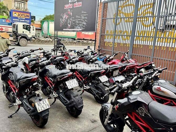 Benelli TNT 125 Đỏ, Đen, Xám