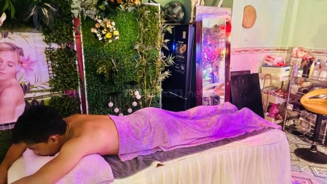 Trị liệu bấm huyệt - Xoa bóp - Massage giảm căng cơ  toàn bộ cơ thể.
