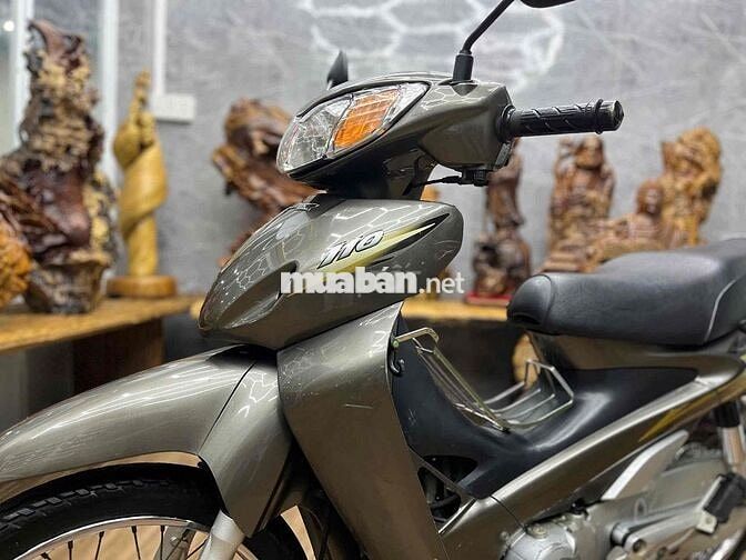 Honda Future I biển SG dàn áo liền lạc, máy êm ru