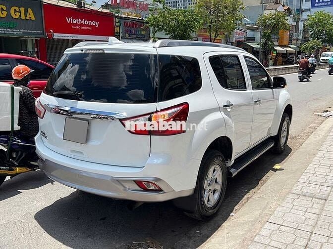 Isuzu Mu-x 2020 số sàn máy dầu, màu trắng