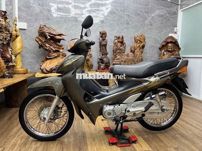Honda Future I biển SG dàn áo liền lạc, máy êm ru