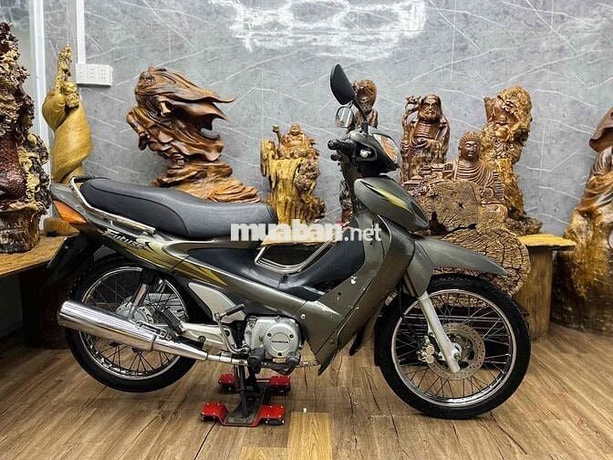 Honda Future I biển SG dàn áo liền lạc, máy êm ru