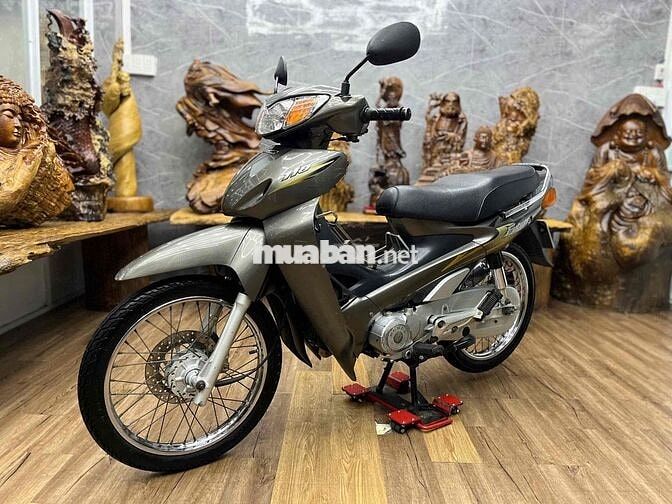 Honda Future I biển SG dàn áo liền lạc, máy êm ru