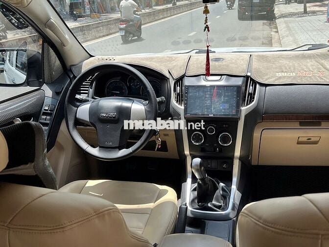 Isuzu Mu-x 2020 số sàn máy dầu, màu trắng