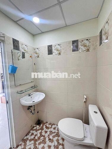 Phòng trệt full nội thất trung tâm Tân Bình