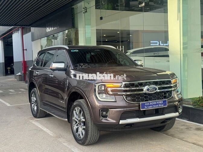 Ford Everest Titanium 2024 4x4 Nâu 33.000km