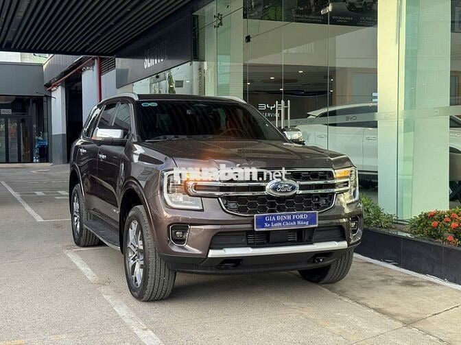 Ford Everest Titanium 2024 4x4 Nâu 33.000km